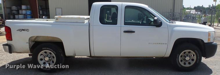 image for item DE7811 2009 Chevrolet Silverado 1500 Ext. Cab pickup truck