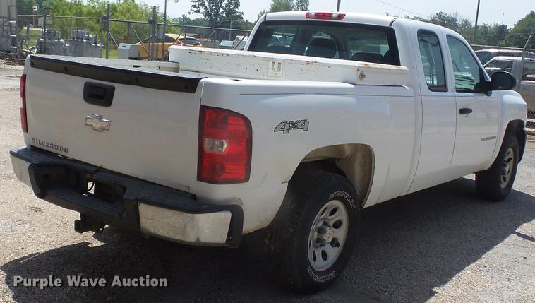 image for item DE7811 2009 Chevrolet Silverado 1500 Ext. Cab pickup truck