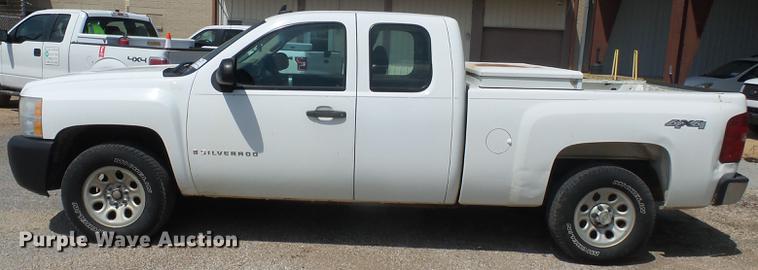 image for item DE7811 2009 Chevrolet Silverado 1500 Ext. Cab pickup truck