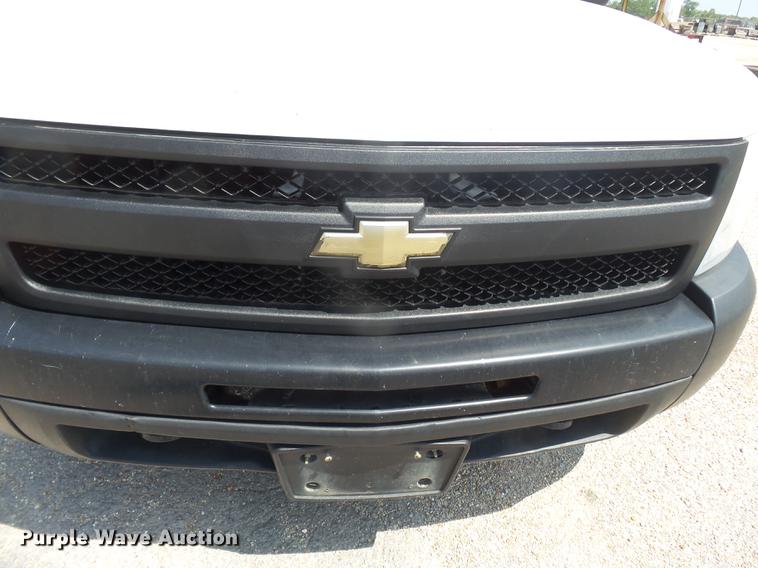 image for item DE7811 2009 Chevrolet Silverado 1500 Ext. Cab pickup truck