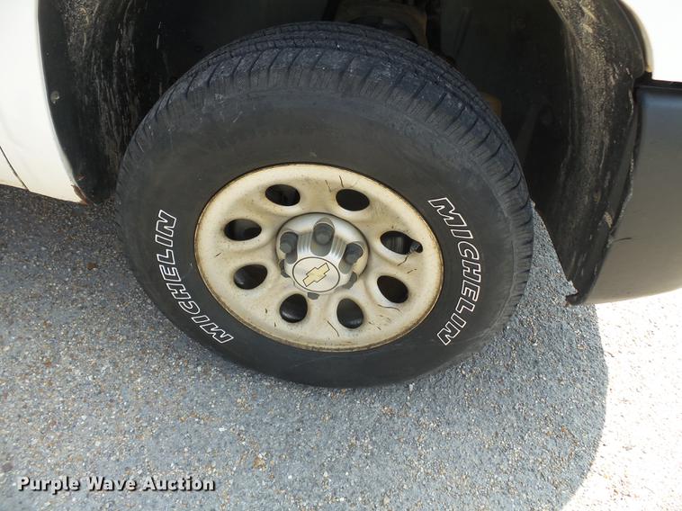 image for item DE7811 2009 Chevrolet Silverado 1500 Ext. Cab pickup truck