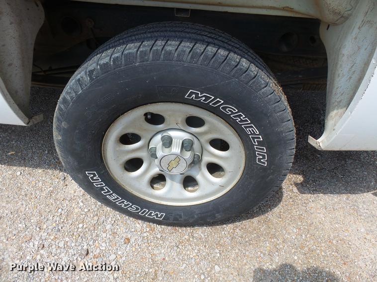 image for item DE7811 2009 Chevrolet Silverado 1500 Ext. Cab pickup truck