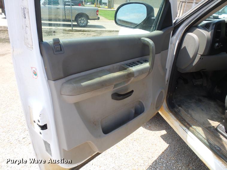 image for item DE7811 2009 Chevrolet Silverado 1500 Ext. Cab pickup truck