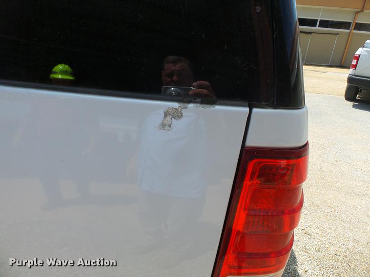 image for item DE7812 2006 Ford Expedition SUV