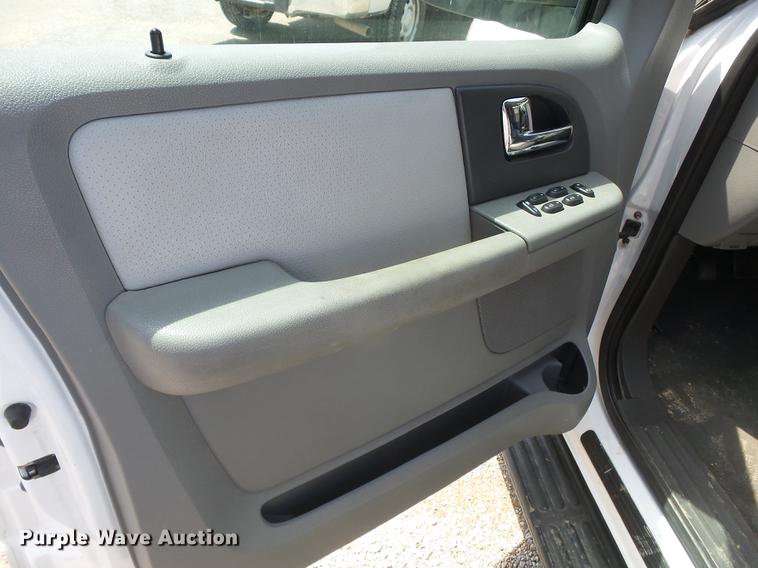 image for item DE7812 2006 Ford Expedition SUV