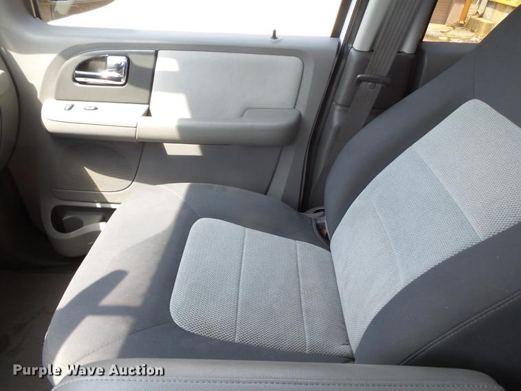 image for item DE7812 2006 Ford Expedition SUV