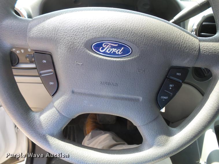 image for item DE7812 2006 Ford Expedition SUV
