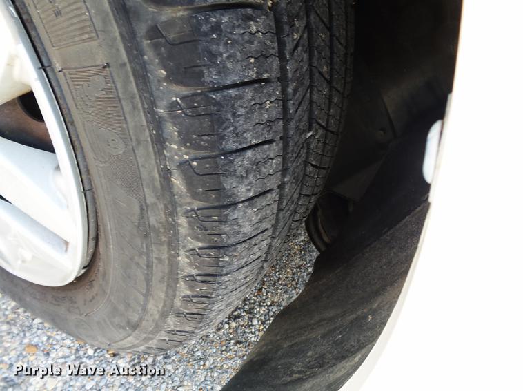 image for item DE7813 2010 Toyota Sienna van