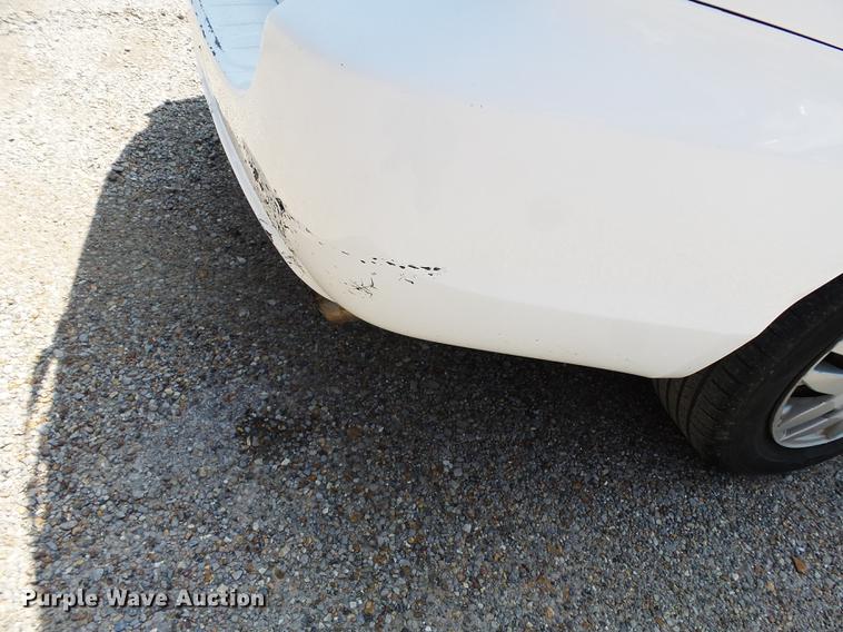 image for item DE7813 2010 Toyota Sienna van