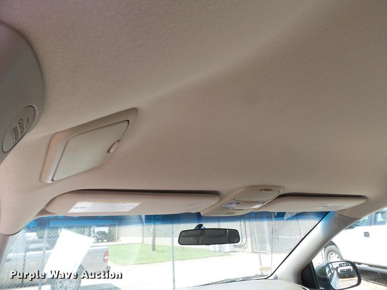 image for item DE7813 2010 Toyota Sienna van