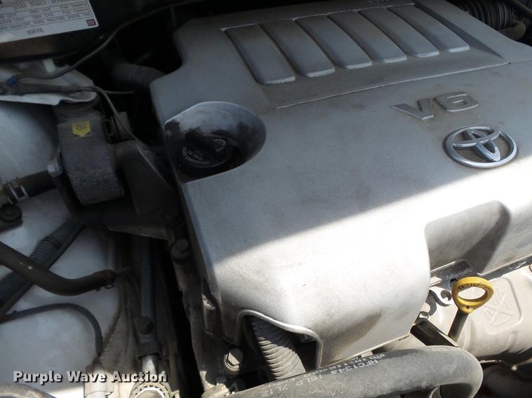 image for item DE7813 2010 Toyota Sienna van