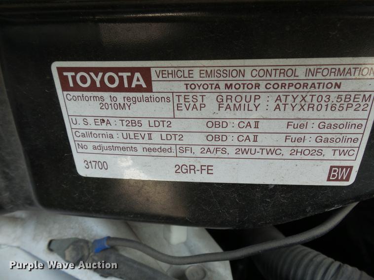image for item DE7813 2010 Toyota Sienna van