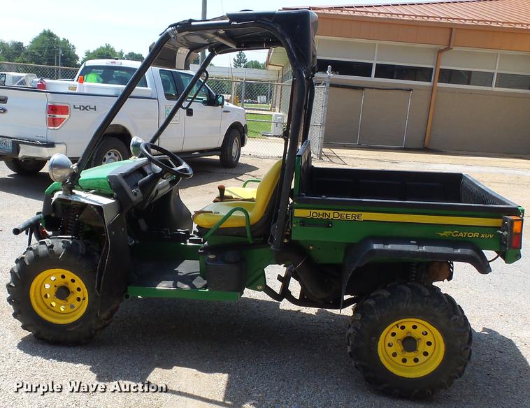 image for item DE7814 2007 John Deere Gator utility vehicle