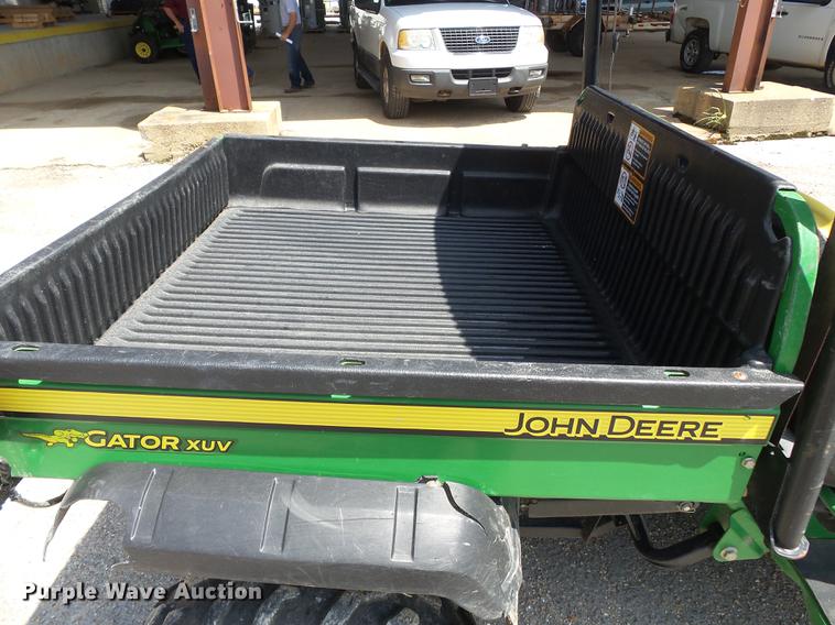 image for item DE7814 2007 John Deere Gator utility vehicle