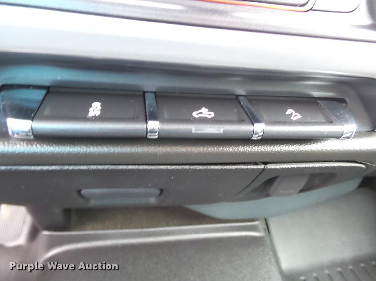 image for item DE7818 2015 GMC Sierra 1500 Crew Cab pickup truck