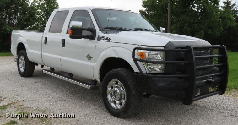 image for item DE8102 2013 Ford F250 Super Duty XLT Crew Cab pickup truck
