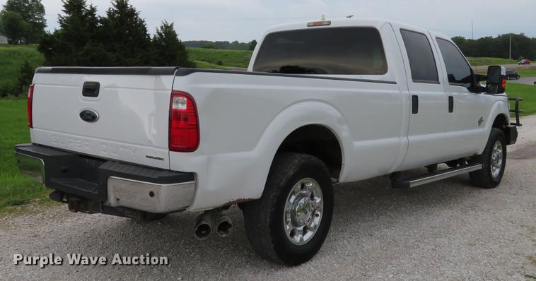 image for item DE8102 2013 Ford F250 Super Duty XLT Crew Cab pickup truck