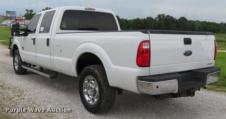 image for item DE8102 2013 Ford F250 Super Duty XLT Crew Cab pickup truck