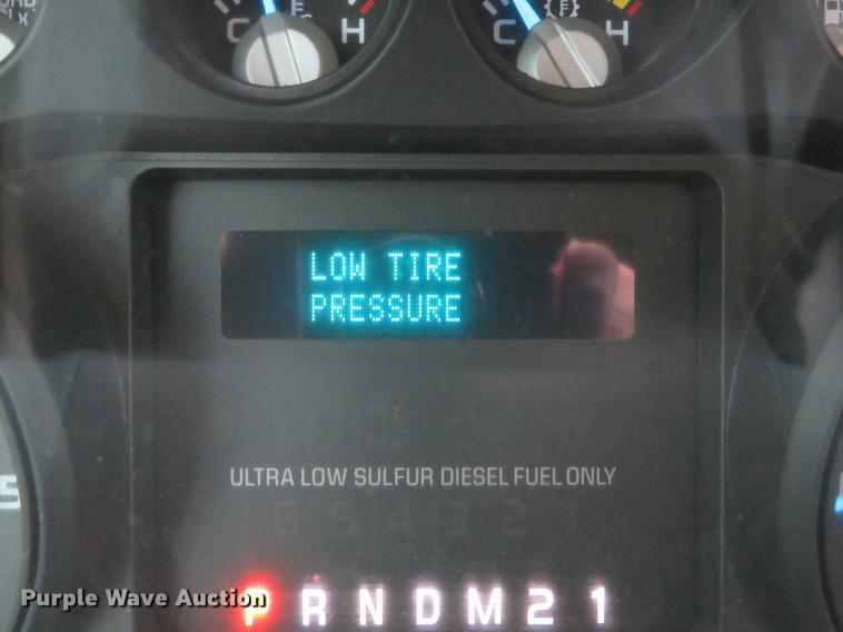 image for item DE8102 2013 Ford F250 Super Duty XLT Crew Cab pickup truck