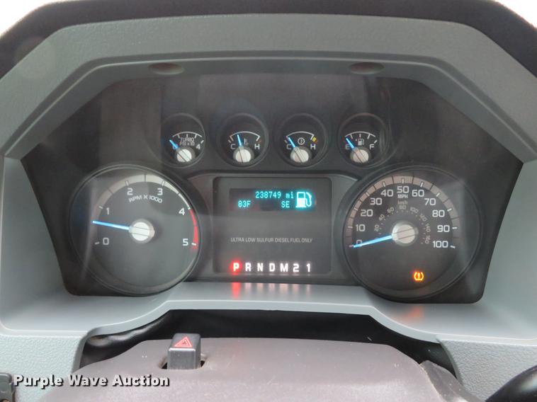 image for item DE8102 2013 Ford F250 Super Duty XLT Crew Cab pickup truck