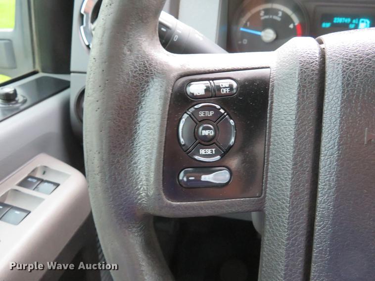 image for item DE8102 2013 Ford F250 Super Duty XLT Crew Cab pickup truck