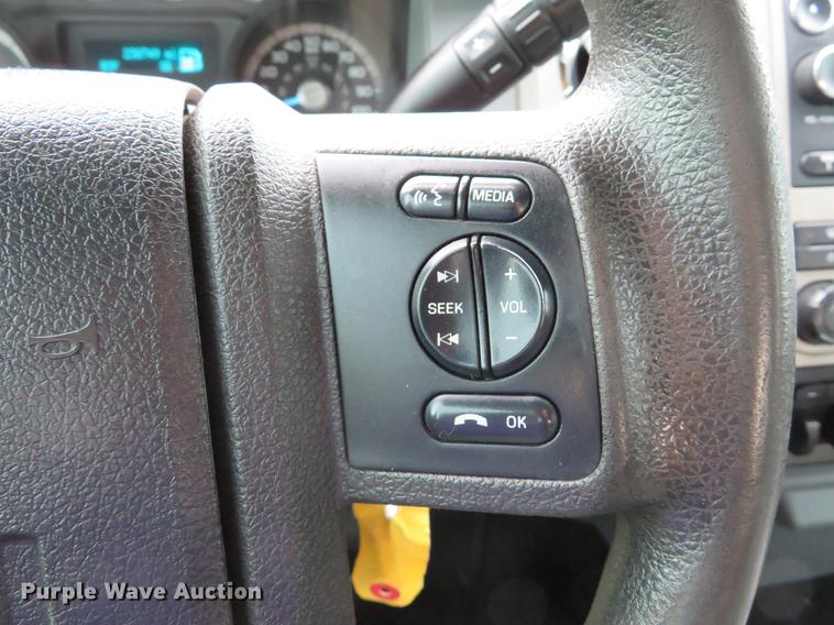 image for item DE8102 2013 Ford F250 Super Duty XLT Crew Cab pickup truck