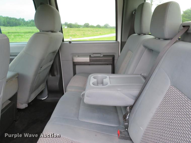 image for item DE8102 2013 Ford F250 Super Duty XLT Crew Cab pickup truck