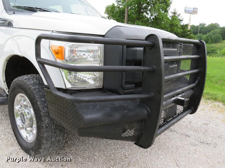 image for item DE8102 2013 Ford F250 Super Duty XLT Crew Cab pickup truck