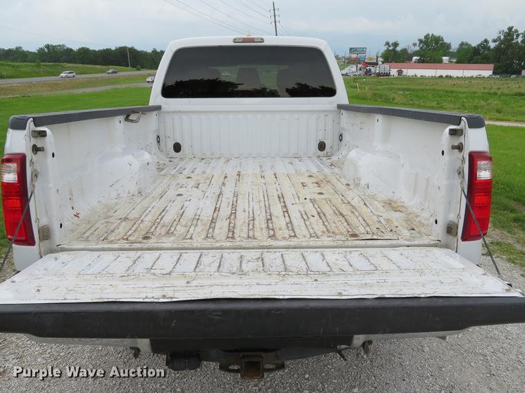 image for item DE8102 2013 Ford F250 Super Duty XLT Crew Cab pickup truck