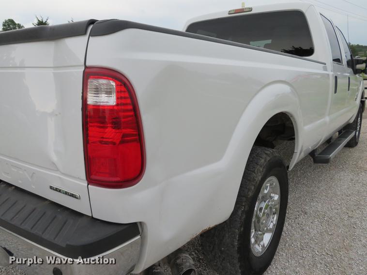 image for item DE8102 2013 Ford F250 Super Duty XLT Crew Cab pickup truck