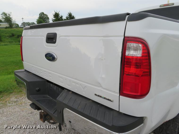 image for item DE8102 2013 Ford F250 Super Duty XLT Crew Cab pickup truck