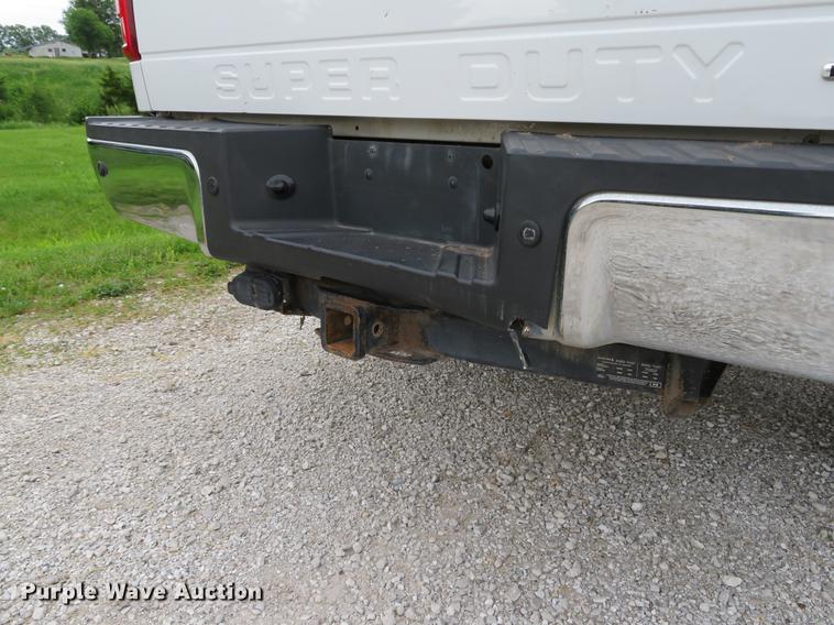 image for item DE8102 2013 Ford F250 Super Duty XLT Crew Cab pickup truck