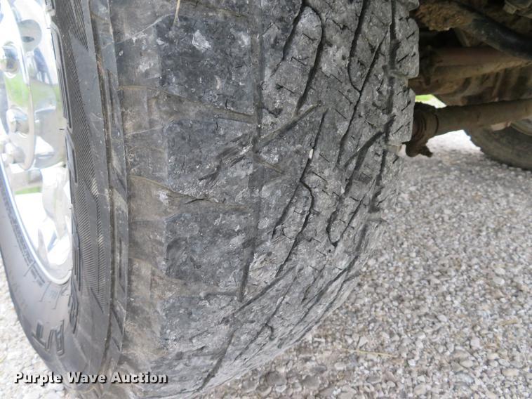 image for item DE8102 2013 Ford F250 Super Duty XLT Crew Cab pickup truck