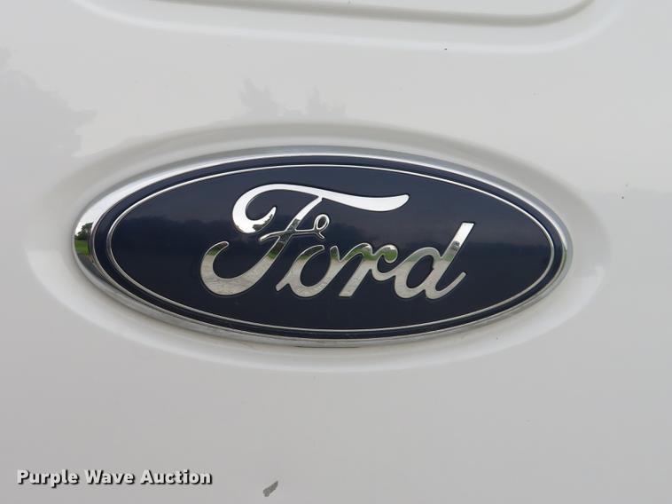 image for item DE8102 2013 Ford F250 Super Duty XLT Crew Cab pickup truck