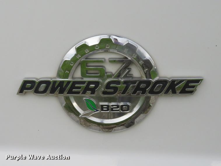 image for item DE8102 2013 Ford F250 Super Duty XLT Crew Cab pickup truck