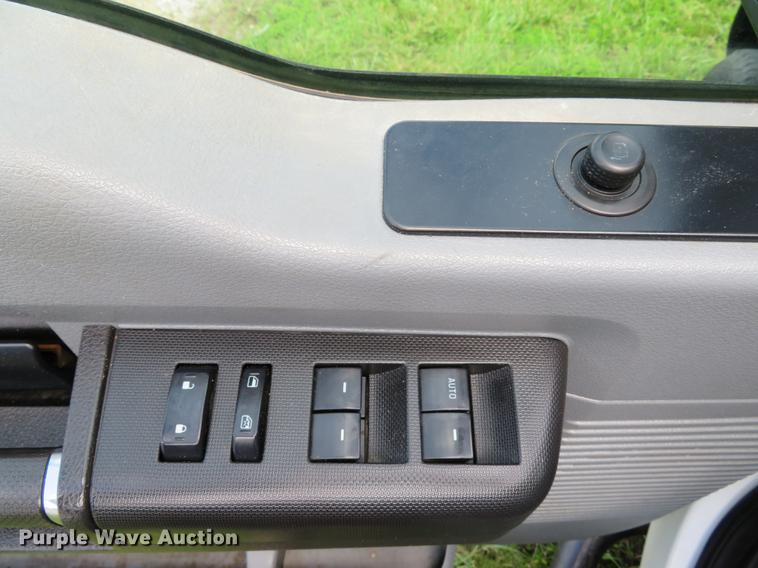 image for item DE8104 2011 Ford F350 Super Duty XL Crew Cab flatbed pickup truck