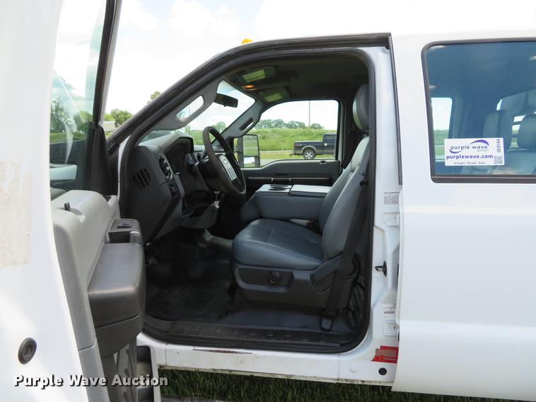 image for item DE8104 2011 Ford F350 Super Duty XL Crew Cab flatbed pickup truck