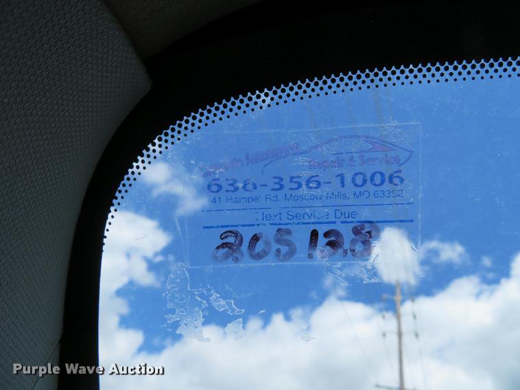 image for item DE8104 2011 Ford F350 Super Duty XL Crew Cab flatbed pickup truck