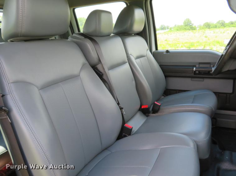 image for item DE8104 2011 Ford F350 Super Duty XL Crew Cab flatbed pickup truck