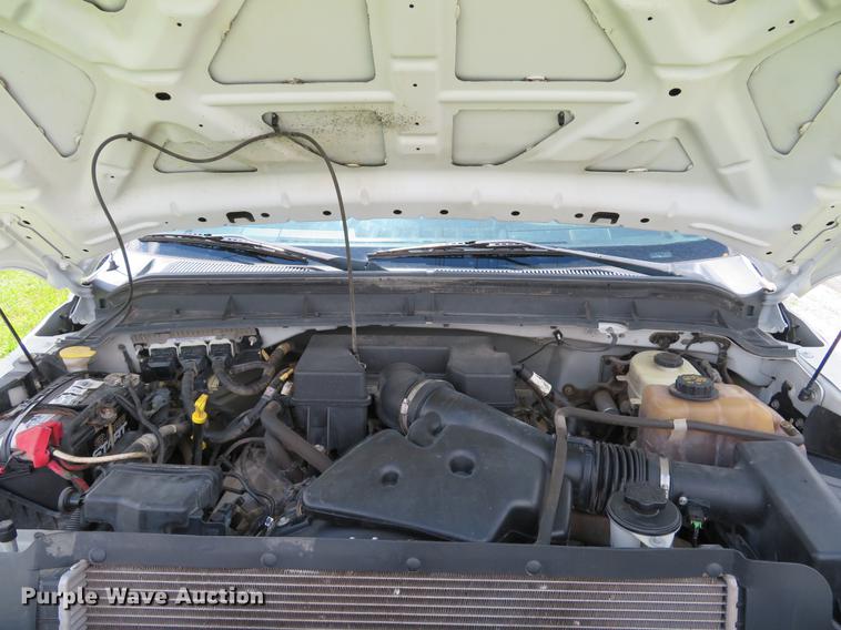 image for item DE8104 2011 Ford F350 Super Duty XL Crew Cab flatbed pickup truck