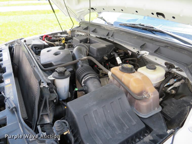 image for item DE8104 2011 Ford F350 Super Duty XL Crew Cab flatbed pickup truck