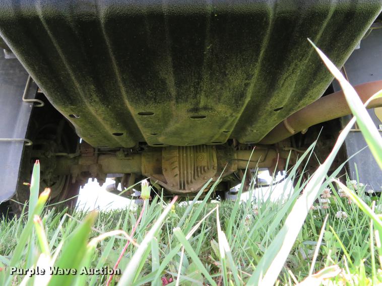 image for item DE8104 2011 Ford F350 Super Duty XL Crew Cab flatbed pickup truck