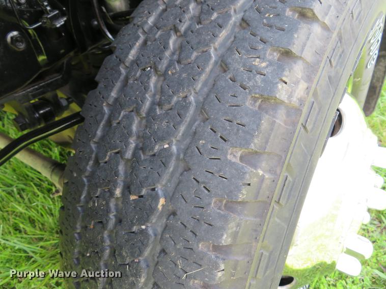 image for item DE8104 2011 Ford F350 Super Duty XL Crew Cab flatbed pickup truck