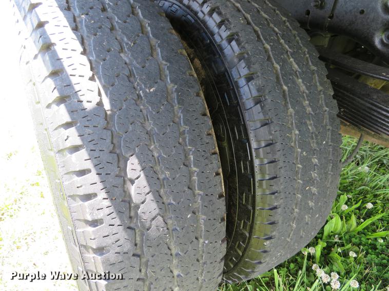 image for item DE8104 2011 Ford F350 Super Duty XL Crew Cab flatbed pickup truck