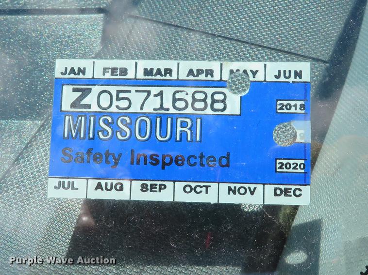 image for item DE8104 2011 Ford F350 Super Duty XL Crew Cab flatbed pickup truck