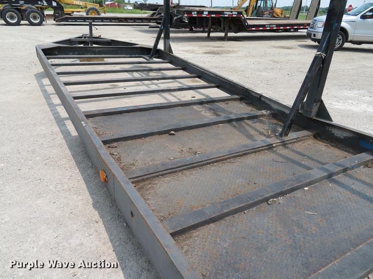 image for item DE8111 2001 Custom Trailer utility trailer