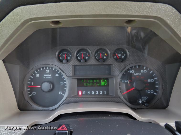 image for item DE8125 2008 Ford F350 Super Duty XL Crew Cab utility bed pickup truck