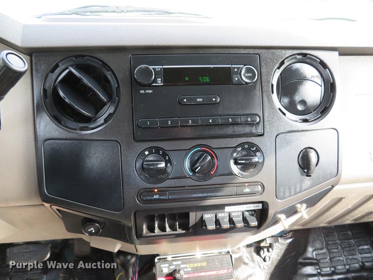 image for item DE8125 2008 Ford F350 Super Duty XL Crew Cab utility bed pickup truck