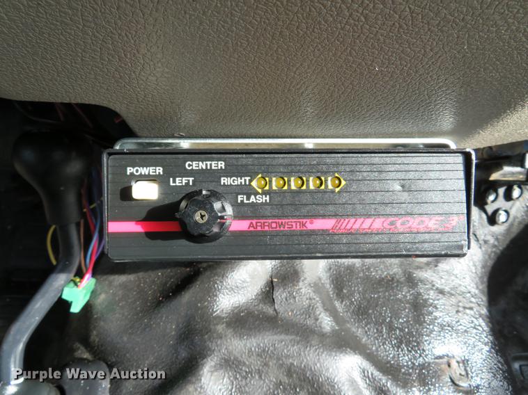 image for item DE8125 2008 Ford F350 Super Duty XL Crew Cab utility bed pickup truck