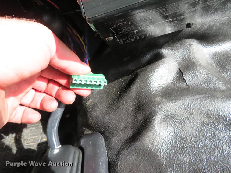 image for item DE8125 2008 Ford F350 Super Duty XL Crew Cab utility bed pickup truck